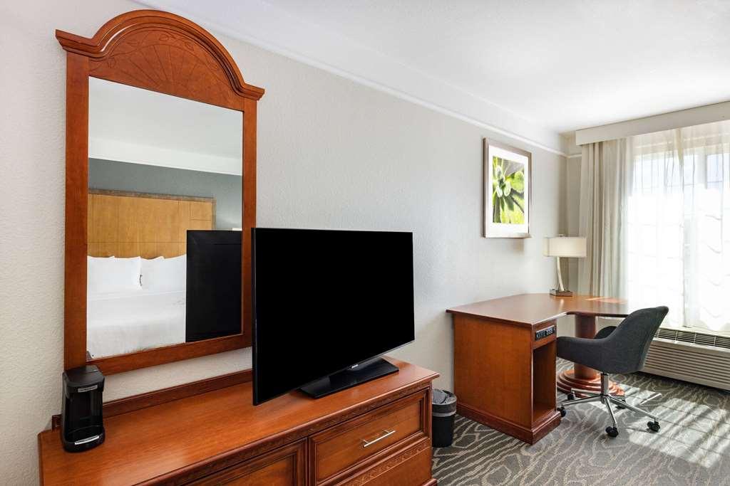 La Quinta By Wyndham Gallup Room photo